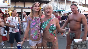 new festival sluts tasting vagina in public during fantasy fest
